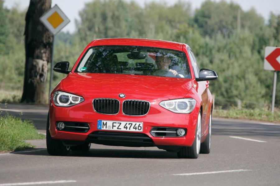  BMW 118i Sport Line 2011 года  (фото 68 из 185)